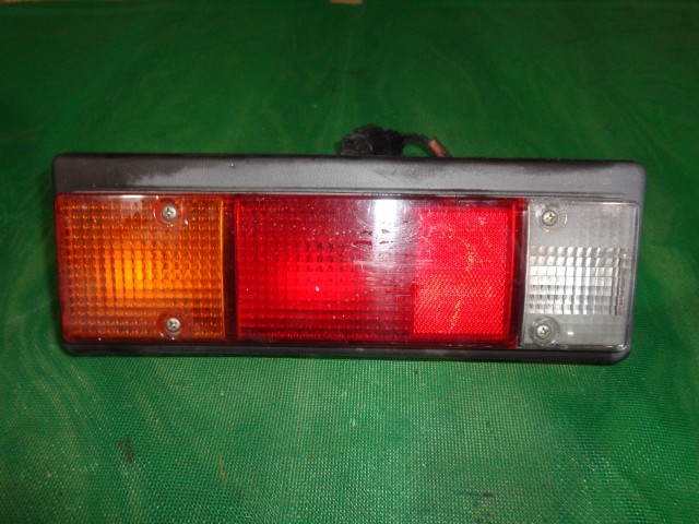 【中古】中古部品 キャンター FB70BB 左ﾃｰﾙﾗﾝﾌﾟ 【3330810100-251127001015600】 7,920円