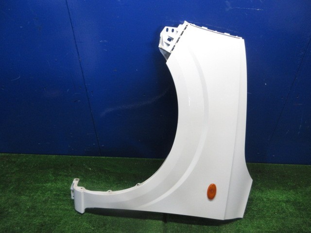 【中古】中古部品 アルト HA36V 左フロントフェンダー 【3310270100-000015163510700】