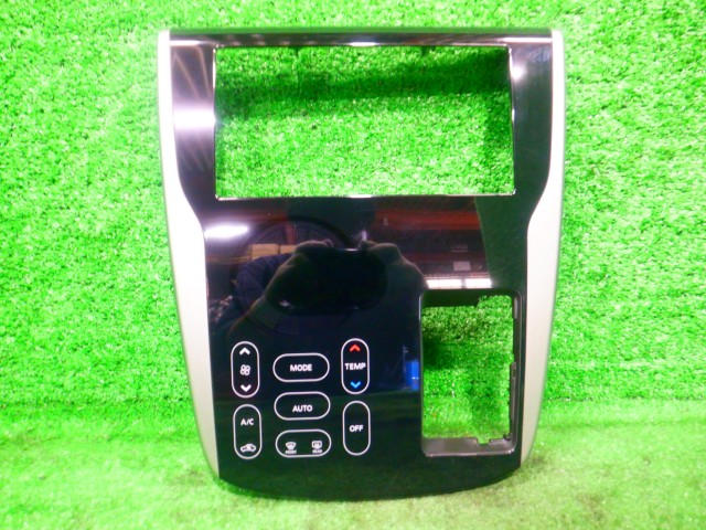 【中古】中古部品 デイズ B21W A/Cスイッチパネル 【3340140100-000025314260900】