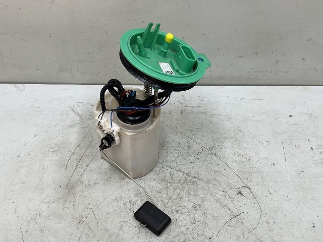 【中古】中古部品 VW ゴルフヴァリアント AUCJZ ﾌｭｰｴﾙﾎﾟﾝﾌﾟ 【3310070100-0000Y0772720600】