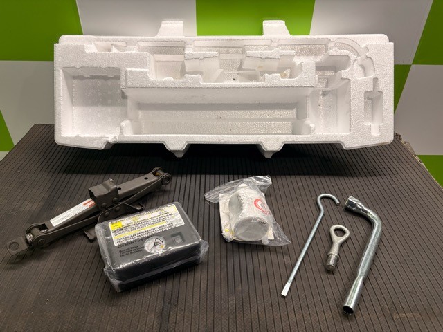 【中古】中古部品 スペーシア MK33V 車載工具 【3330530100-000005489577700】|e-cleマート