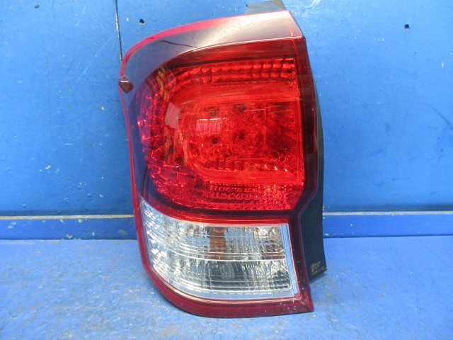 【中古】中古部品 カローラフィールダー NZE161G 左ﾃｰﾙﾗﾝﾌﾟ 【3310270100-000015174015600】