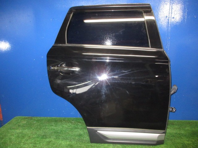 【中古】中古部品 アウトランダー GF7W 右ﾘｱﾄﾞｱ 【3310270100-000015171613300】｜e-cleマート