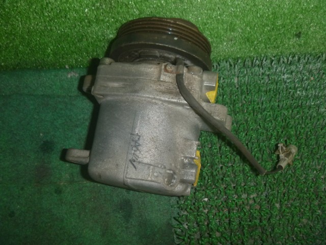 【中古】中古部品 エブリィ DA64V A/Cｺﾝﾌﾟﾚｯｻｰ 【3330370100-000263000160700】