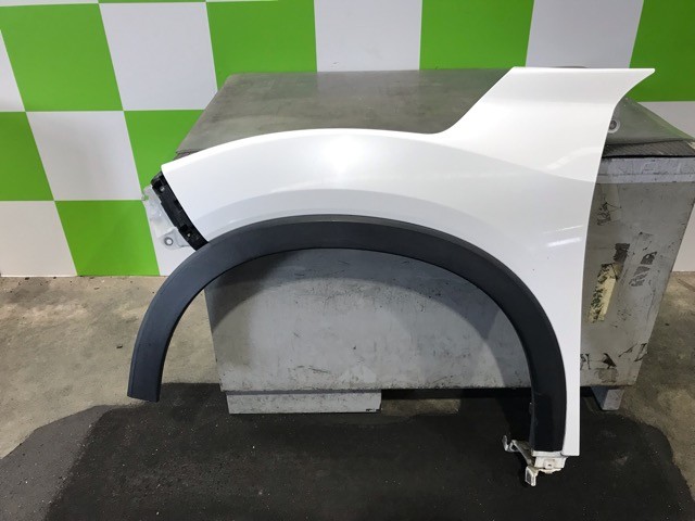 【中古】中古部品 ヴェゼル RU1 左ﾌﾛﾝﾄﾌｪﾝﾀﾞｰ 【3330530100-000005496410700】