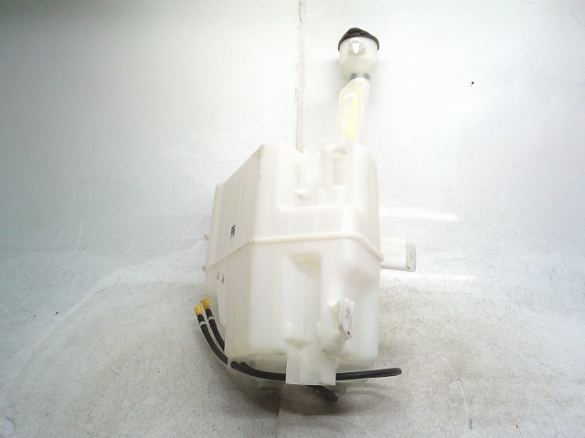 【中古】中古部品 プリウスα ZVW40W ｳｫｯｼｬｰﾀﾝｸ 【3330990500-260108000267300】