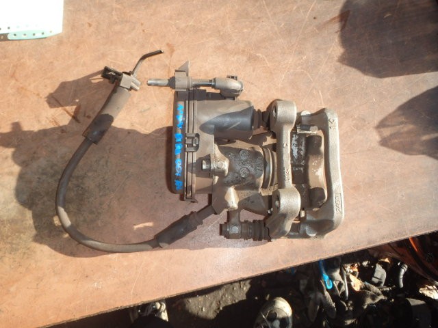 【中古】中古部品 ベンツ Bクラス 246242 左ﾘｱｷｬﾘﾊﾟｰ 【3331010800-000023895544460】 7,468円
