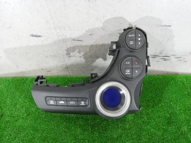 【中古】中古部品 フィット GP1 A/Cｽｲｯﾁﾊﾟﾈﾙ 【3260250000-000025194560900】