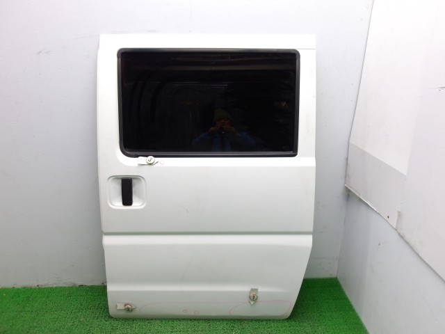 【中古】中古部品 NV100クリッパー U71V 左ﾘｱﾄﾞｱ 【3310250100-000253054613400】