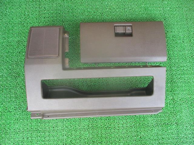 【中古】中古部品 マークII GX70G ｸﾞﾛｰﾌﾞBOX 【3310190100-000255011670210】