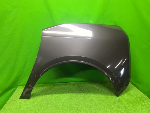 【中古】中古部品 BMW i3 1Z00 左ﾘｱﾌｪﾝﾀﾞｰ/ｸｫｰﾀｰﾊﾟﾈﾙ 【3310200100-000022457014600】