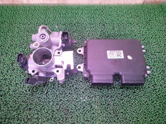 【中古】中古部品 エブリィ DA64V ｽﾛｯﾄﾙﾎﾞﾃﾞｨ 【3330660100-000025337720300】