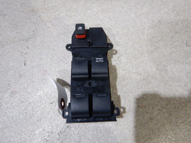 【中古】中古部品 フリード GB3 ﾊﾟﾜｰｳｲﾝﾄﾞｳｽｲｯﾁ 【3330810100-260113000261900】