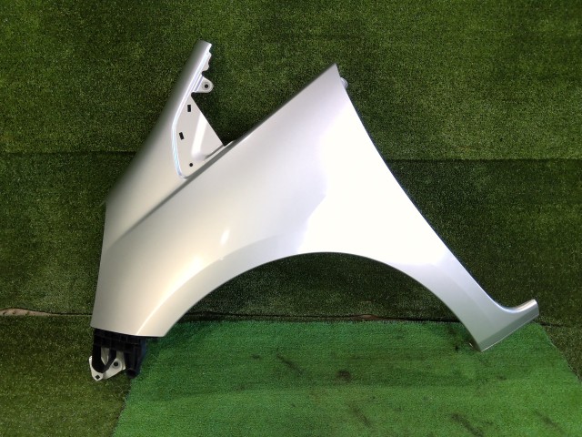 【中古】中古部品 フィット GE6 左ﾌﾛﾝﾄﾌｪﾝﾀﾞｰ 【3260070000-251223000610700】 8,250円