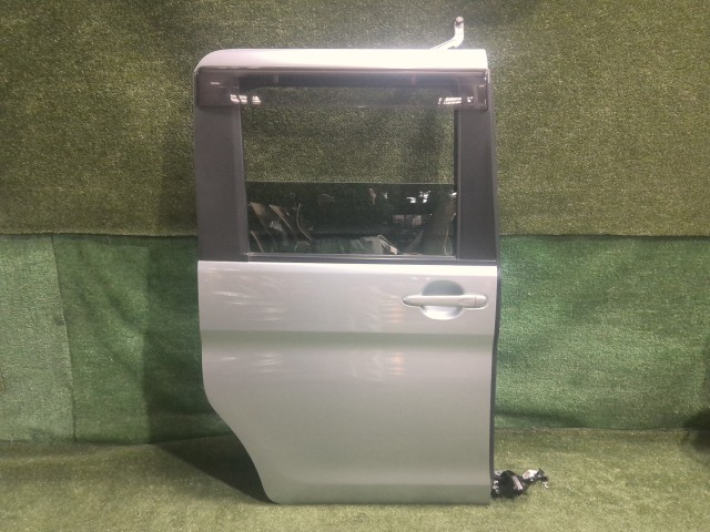 【中古】中古部品 タント LA600S 右ﾘｱﾄﾞｱ 【3260300000-260115000313300】