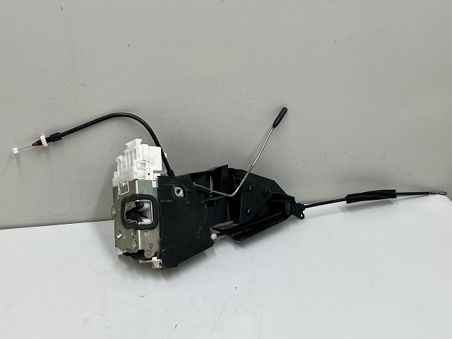 【中古】中古部品 ベンツ Bクラス 245232 左ﾘｱﾄﾞｱﾛｯｸｿﾚﾉｲﾄﾞ 【3310070100-000090736164580】