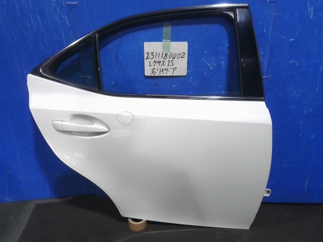 【中古】中古部品 レクサス IS AVE30 右ﾘｱﾄﾞｱ 【3310220100-251118000213300】