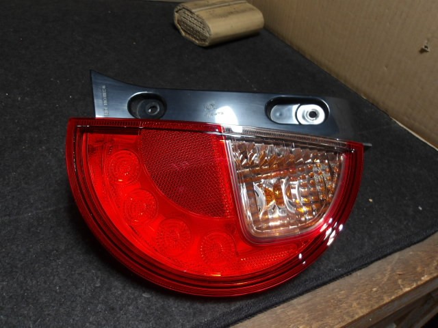 【中古】中古部品 ラパン HE33S 右ﾃｰﾙﾗﾝﾌﾟ 【3310420000-000010612815500】