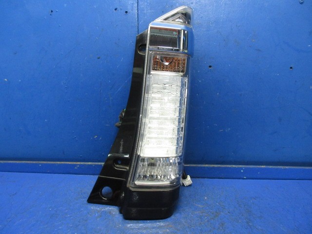 【中古】中古部品 Ｎ－ＢＯＸ JF1 右ﾃｰﾙﾗﾝﾌﾟ 【3310270100-000015160915500】