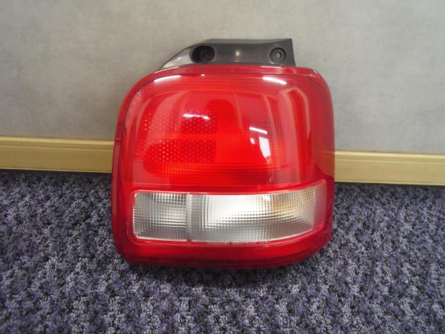 【中古】中古部品 セルボ CP22S 右ﾃｰﾙﾗﾝﾌﾟ 【3330440100-260116000115500】