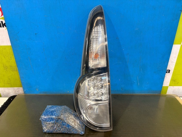 【中古】中古部品 ＭＲワゴン MF33S 左ﾃｰﾙﾗﾝﾌﾟ 【3330530100-000005495715600】