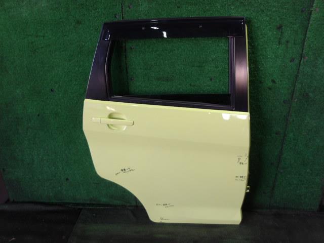 【中古】中古部品 デイズ B21W 右ﾘｱﾄﾞｱ 【3340220100-000227001113300】