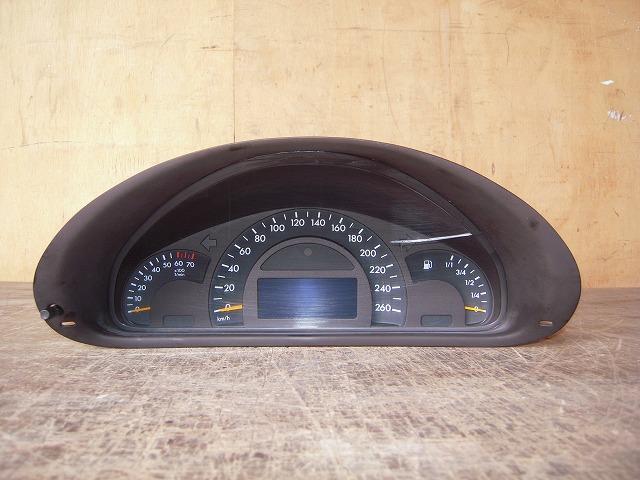 【中古】中古部品 ベンツ Cクラス 203046 ｽﾋﾟｰﾄﾞﾒｰﾀｰ 【3310050100-001050382161400】