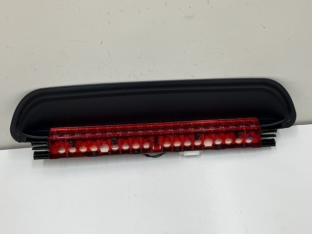 【中古】中古部品 BMW 3シリーズ PH25 ﾊｲﾏｳﾝﾄｽﾄｯﾌﾟﾗﾝﾌﾟ 【3310070100-0000Y0774715830】 15,620円