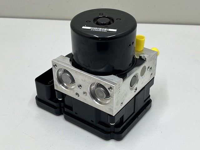 【中古】中古部品 BMW 3シリーズ PH25 ABSｱｸﾁｭｴｰﾀｰ 【3310070100-0000Y0774742500】