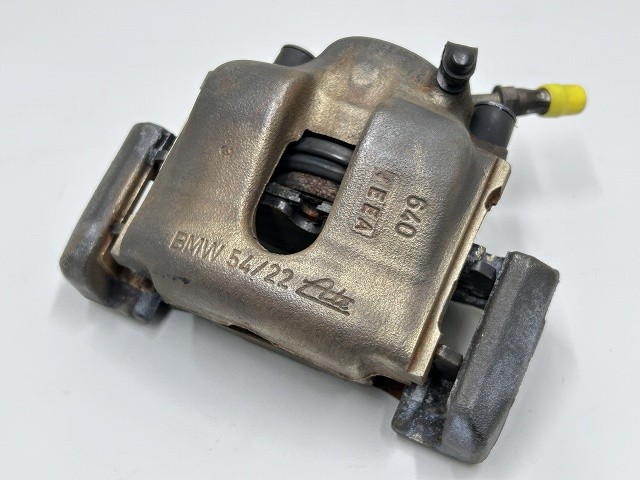 【中古】中古部品 BMW 3シリーズ AV22 右ﾌﾛﾝﾄｷｬﾘﾊﾟｰ 【3310070100-000090734644330】