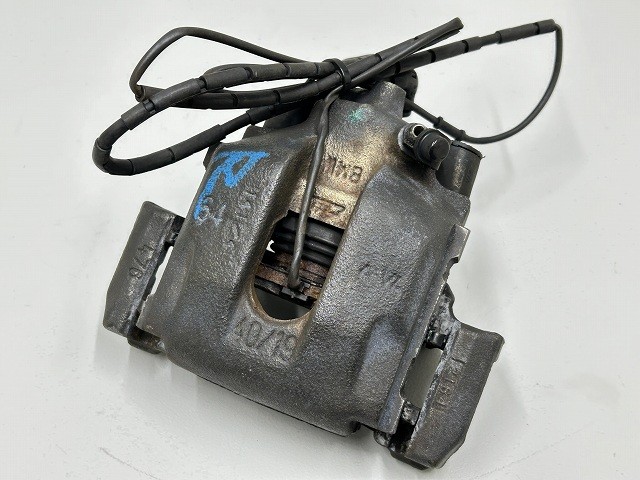 【中古】中古部品 BMW 3シリーズ AV22 右ﾘｱｷｬﾘﾊﾟｰ 【3310070100-000090734644430】