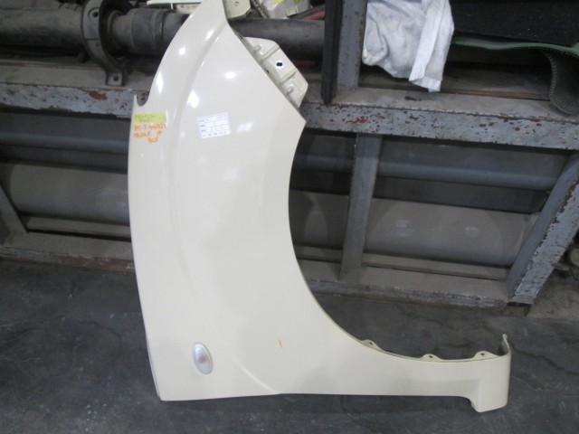 【中古】中古部品 アルト HA24S 右ﾌﾛﾝﾄﾌｪﾝﾀﾞｰ 【3310160100-000004495110600】