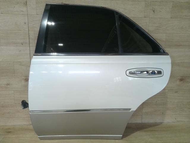 【中古】中古部品 シーマ FGY33 左ﾘｱﾄﾞｱ 【3310390100-251225000113400】