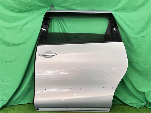 【中古】中古部品 エスティマ AHR20W 左ﾘｱﾄﾞｱ 【3330240100-002026503313400】