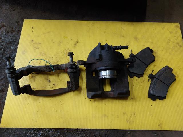 【中古】中古部品 コルト Z27AG 右ﾌﾛﾝﾄｷｬﾘﾊﾟｰ 【3330960100-000052637644330】