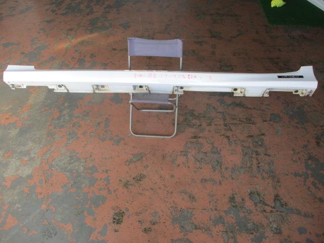 【中古】中古部品 レクサス GS AWL10 左サイドステップ 【3310190100-000255012013800】|e-cleマート