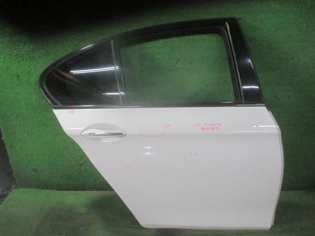 【中古】中古部品 BMW 5シリーズ XG20 右ﾘｱﾄﾞｱ 【3500080000-250903000513300】