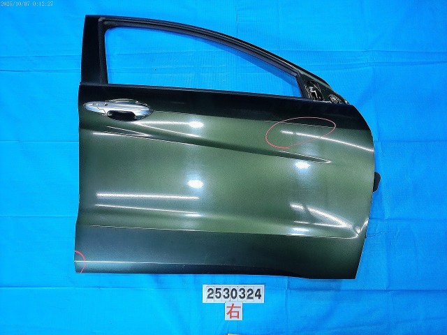 【中古】中古部品 ヴェゼル RU3 右ﾌﾛﾝﾄﾄﾞｱ 【3310040100-000253032413100】