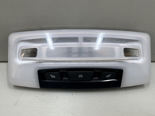 【中古】中古部品 BMW 3シリーズ 3B20 ﾙｰﾑﾗﾝﾌﾟ 【3310070100-0000Y0773468200】