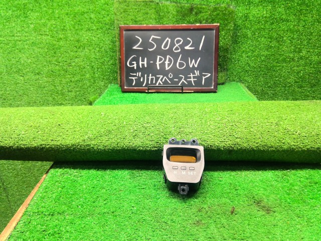 【中古】中古部品 デリカスペースギア PD6W 時計 【3330990200-000025082168050】