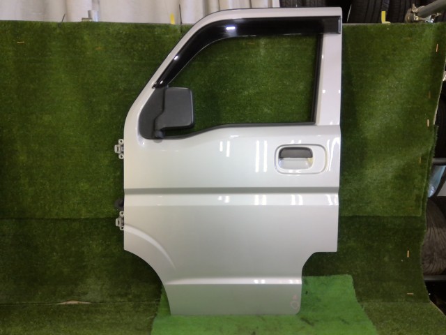 【中古】中古部品 NV100クリッパー DR17V 左ﾌﾛﾝﾄﾄﾞｱ 【3260070000-260120000513200】 27,968円