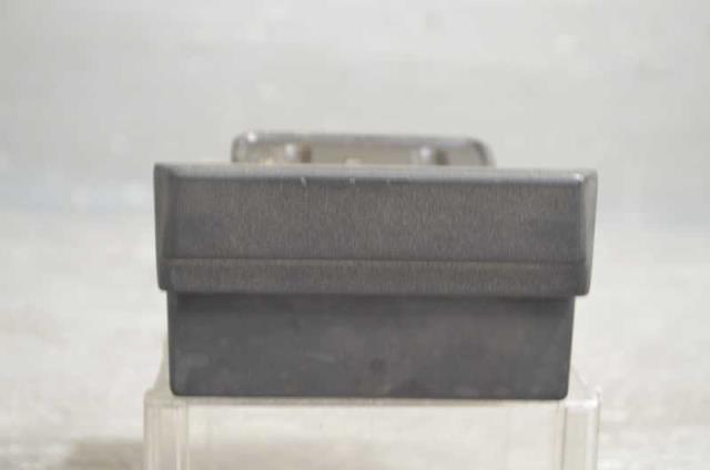 【中古】中古部品 エルフ NKR55E 灰皿 【3310580000-260121000470250】