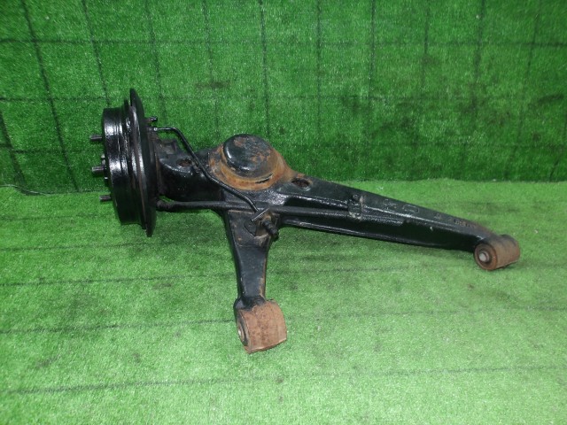 【中古】中古部品 サンバー KV4 右ﾘｱﾅｯｸﾙﾊﾌﾞ 【3330420100-260115000144410】