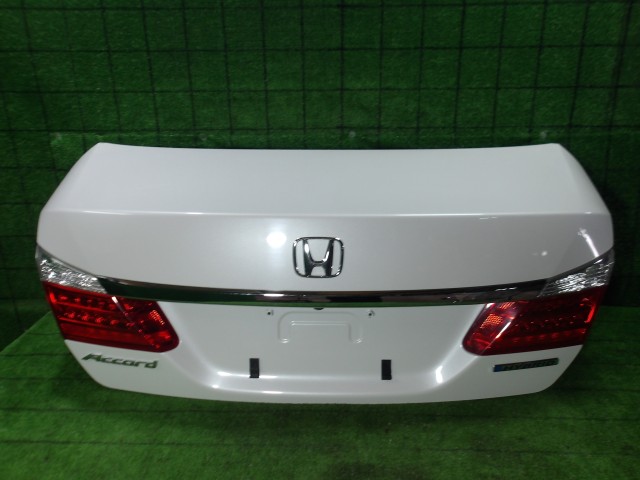 【中古】中古部品 アコード CR6 トランクリッド 【3330420100-260109000215300】|e-cleマート