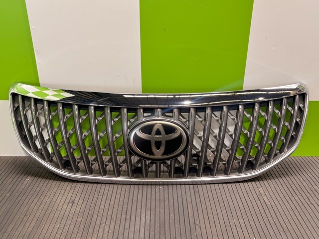 【中古】中古部品 クラウンマジェスタ URS206 ラジエータグリル 【3330530100-000005494010400】