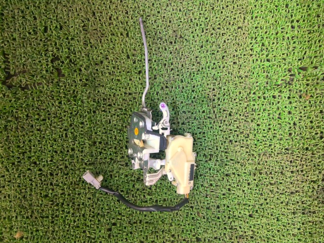 【中古】中古部品 アクティ HH6 左ﾌﾛﾝﾄﾄﾞｱﾛｯｸｿﾚﾉｲﾄﾞ 【3330540100-250930000264560】