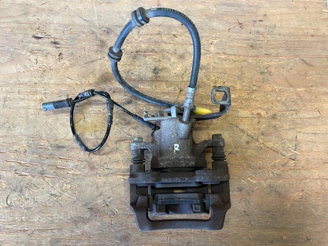 【中古】中古部品 BMW ミニ XM12 右ﾘｱｷｬﾘﾊﾟｰ 【3330650100-000253018544430】