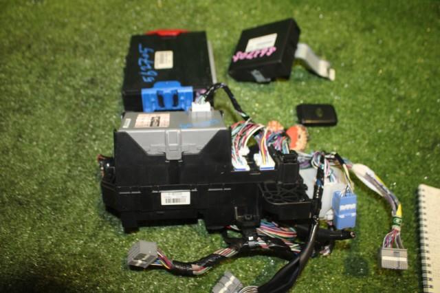 【中古】中古部品 ムーヴ L175S ｴﾝｼﾞﾝｺﾝﾋﾟｭｰﾀｰ 【3330950100-000056270563100】