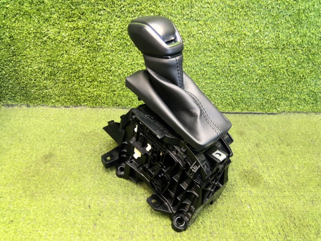 【中古】中古部品 ハリアー MXUA80 ｼﾌﾄﾚﾊﾞｰ 【3330200100-252158000037850】