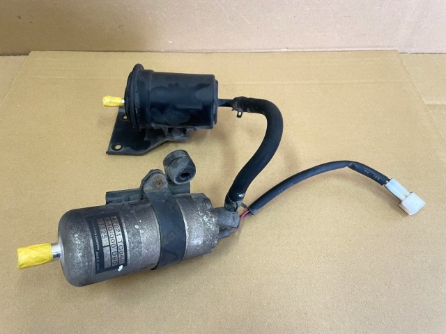 【中古】中古部品 サンバー TT2 フューエルポンプ 【3330650100-000253019220600】